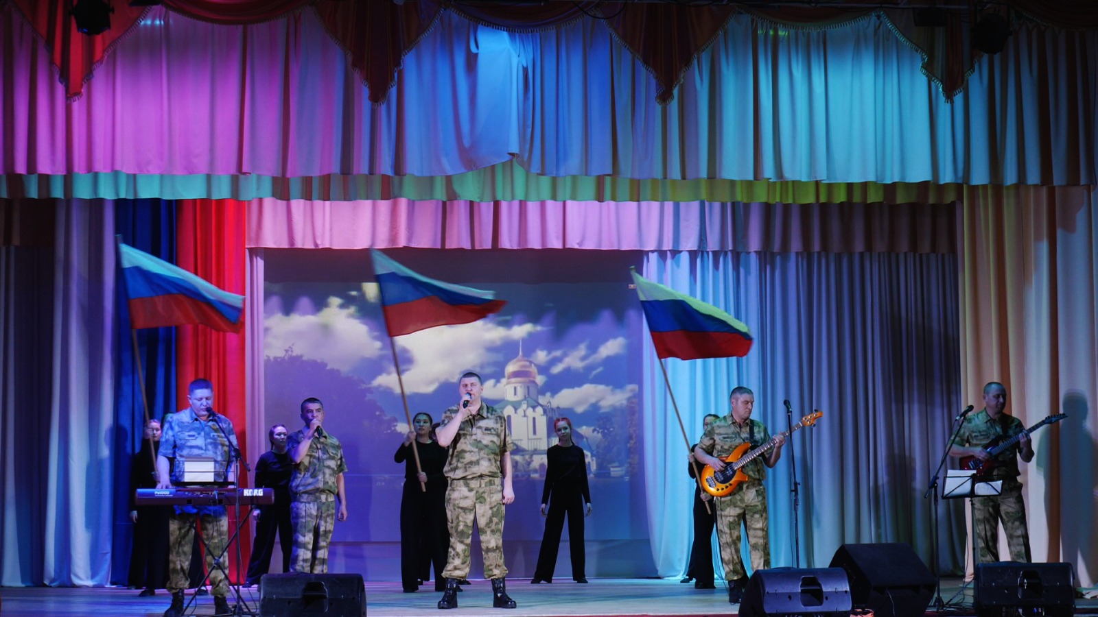 Юбилейный концерт народного ансамбля военно-патриотической песни "Лабиринт"